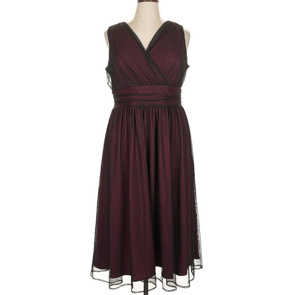 Sleeveless A-line cocktail dress in burgundy color